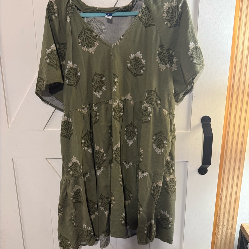 Old Navy Olive Floral V-Neck Dress Size XL